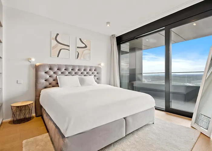 Luxury Stay With Pool And Views In Gasperich