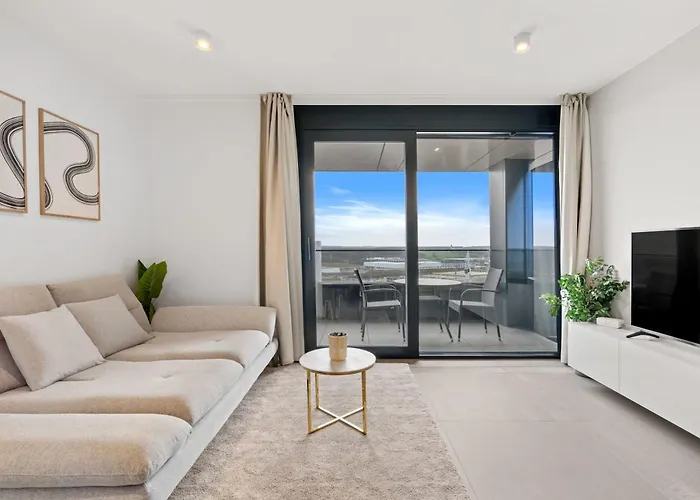 Luxury Stay With Pool And Views In Gasperich 아파트 *