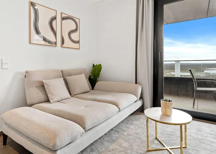 Luxury Stay With Pool And Views In Gasperich