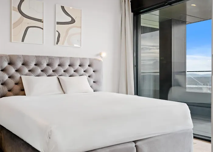 Luxury With Pool And Views In Gasperich Apartamento *