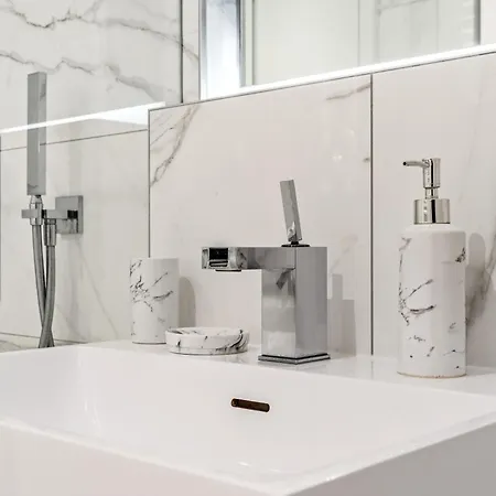 Gasperich With Pool Gym & View * Luxemburgo